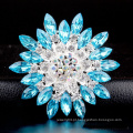 China atacado fashional rhinestone flor broche coréia para convites do casamento